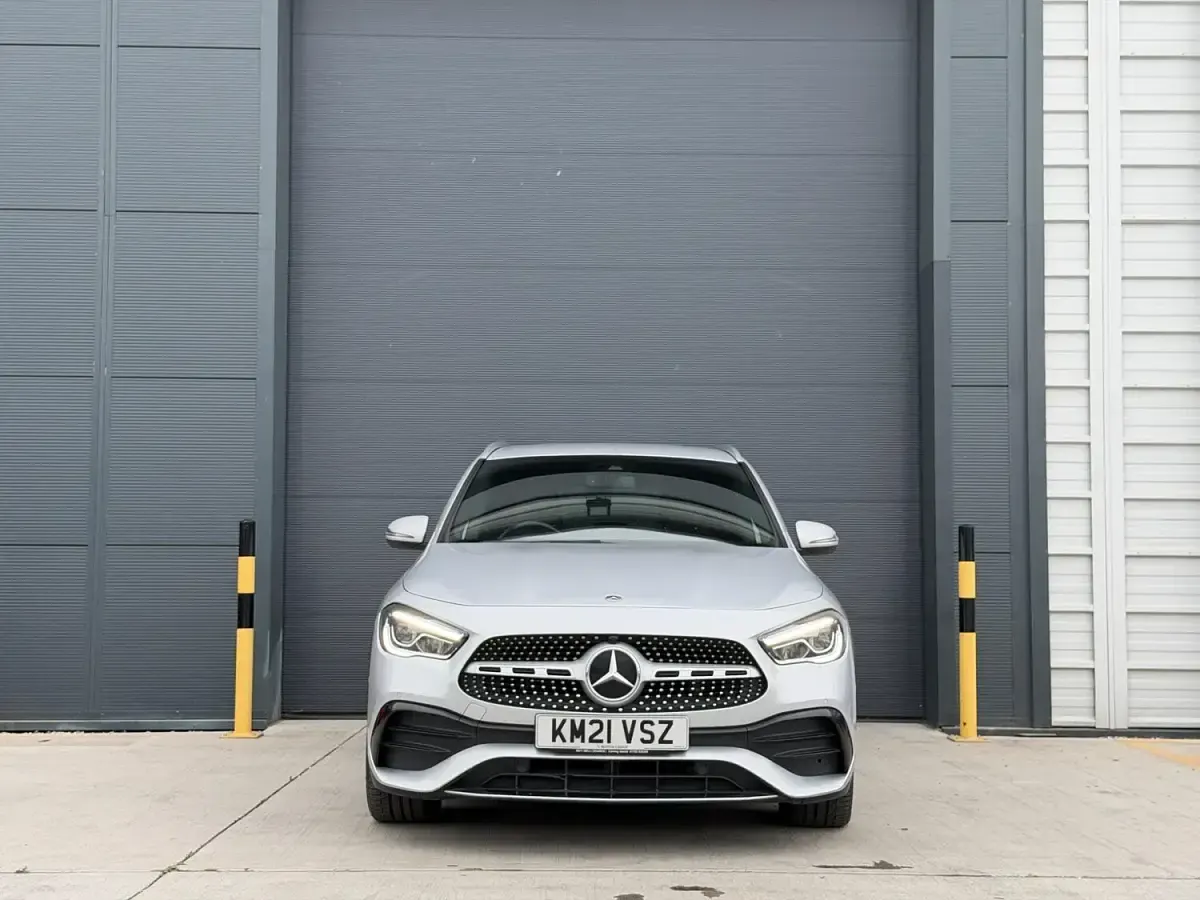 Used Mercedes GLA200 Executive 150 HP (110 kW) 2021 Silver SUV