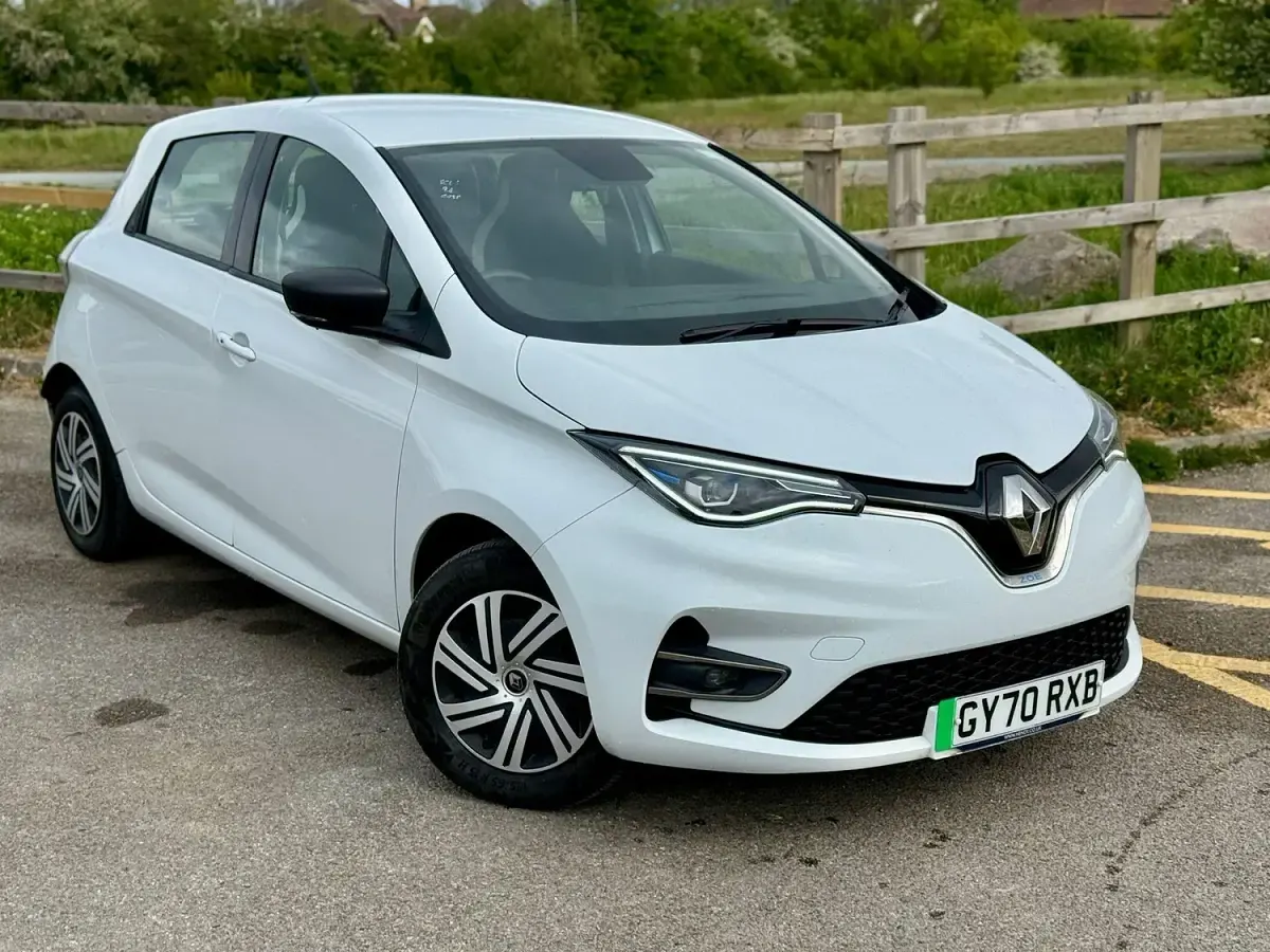 Used Renault Zoe Play 80 kW (109 HP) 2020 White Hatchback