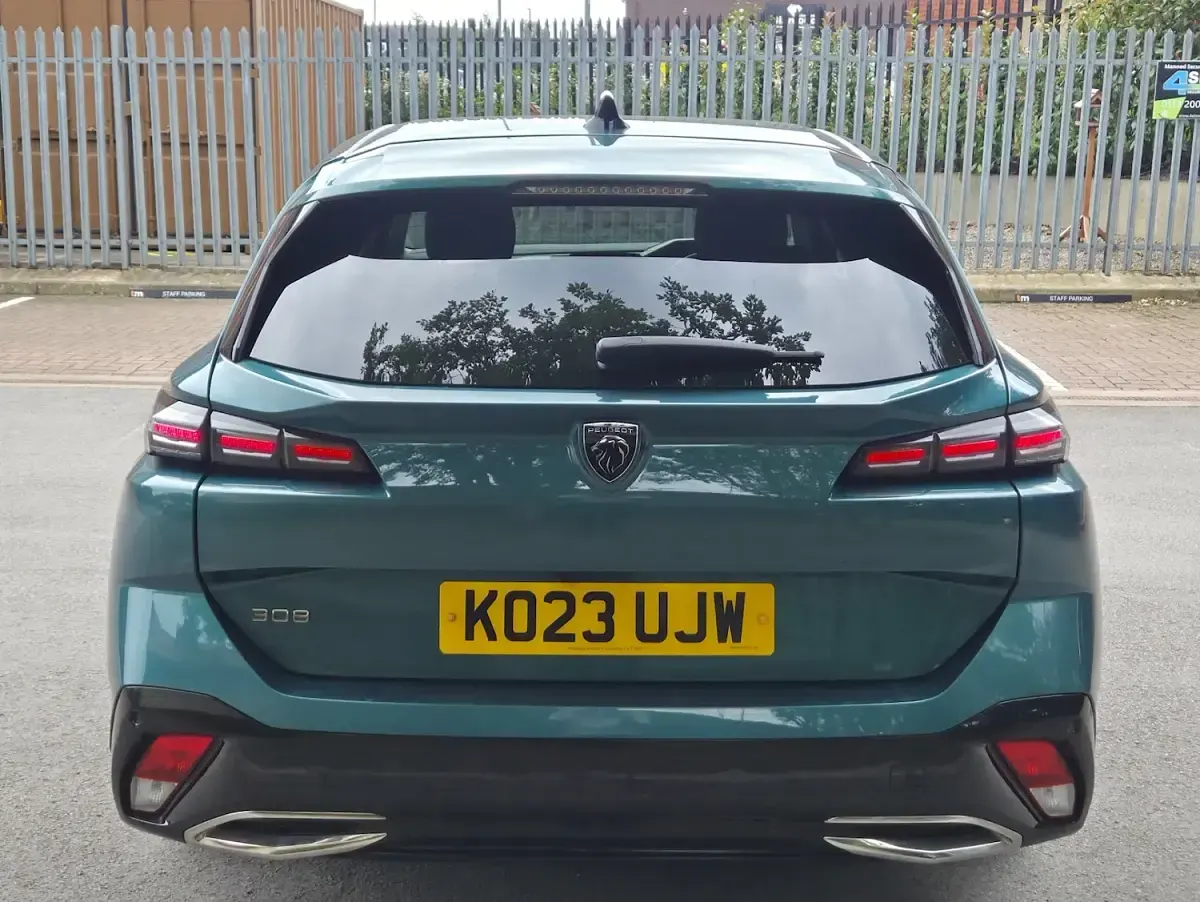 Used Peugeot 308 Allure Premium 130 HP (95 kW) 2023 Blue Estate