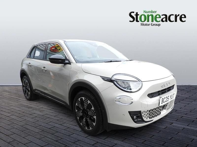 Blue New 2025 Fiat 600E La Prima Hatchback | £23,495 (Fair price) - Image 1/4