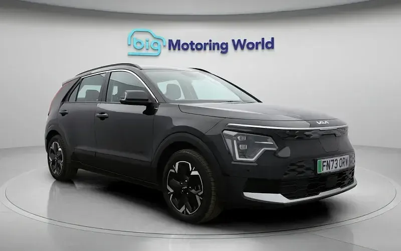 Usado Kia Niro 150 kW (204 HP) 2023 SUV