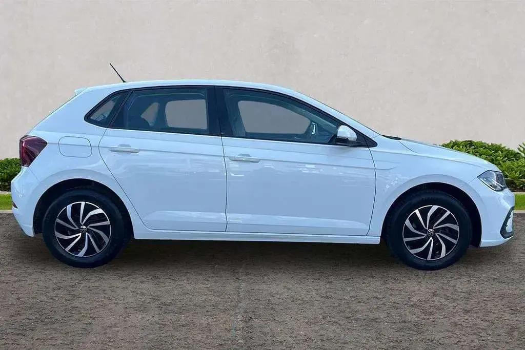 Used VW Polo Life 95 HP (69 kW) 2023 White Hatchback