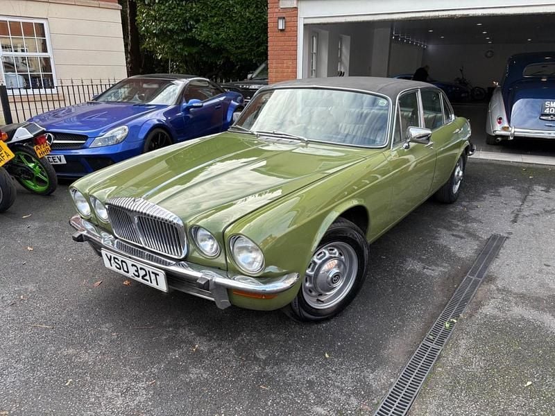 Green Used 1978 Daimler Sovereign Sedan | £14,950 - Image 1/4