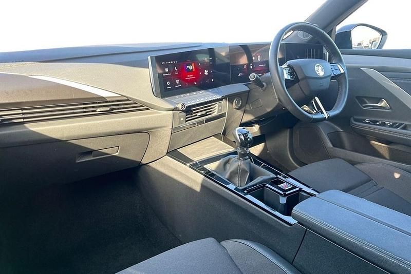 Used Vauxhall Astra S 128 HP (94 kW) 2024 Green Estate