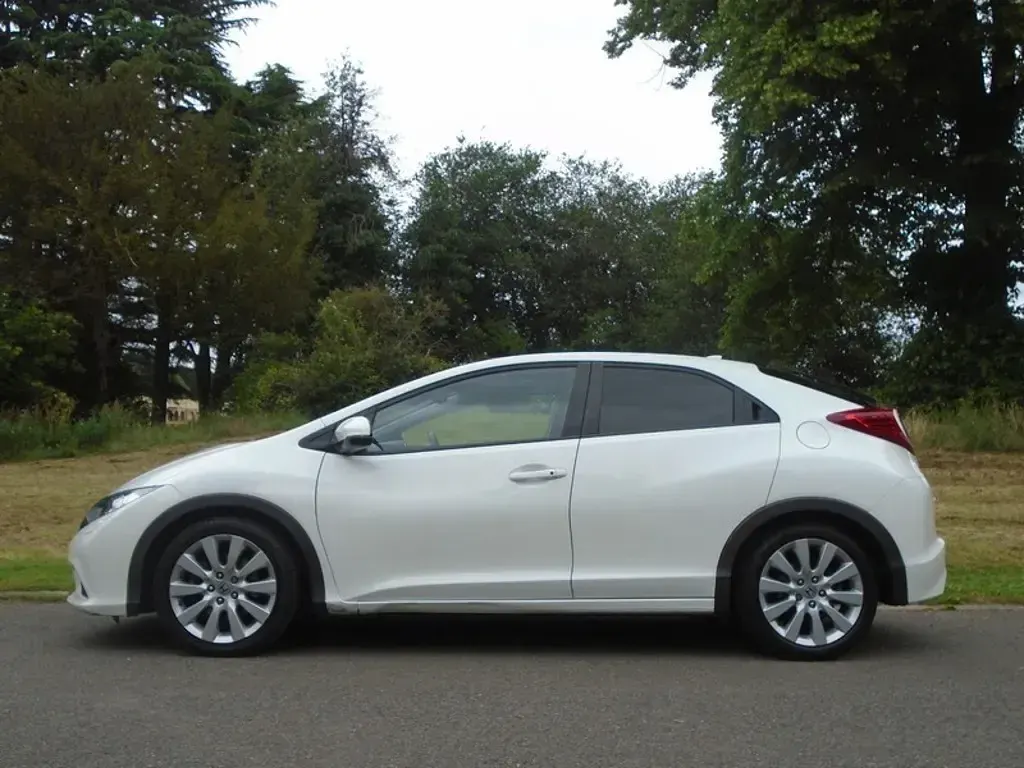 Used Honda Civic EX 2012 White Hatchback