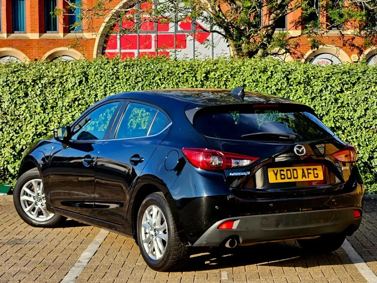 Used Mazda 3 120 HP (88 kW) 2014 Black Hatchback