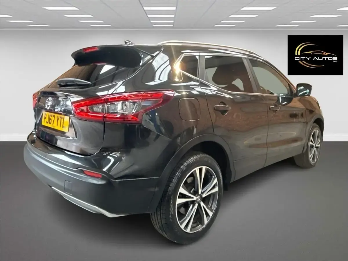 Used Nissan Qashqai N-Connecta 110 HP (80 kW) 2017 Black SUV
