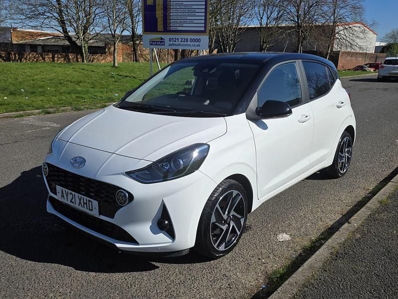Used Hyundai i10 Premium 2021 White Hatchback