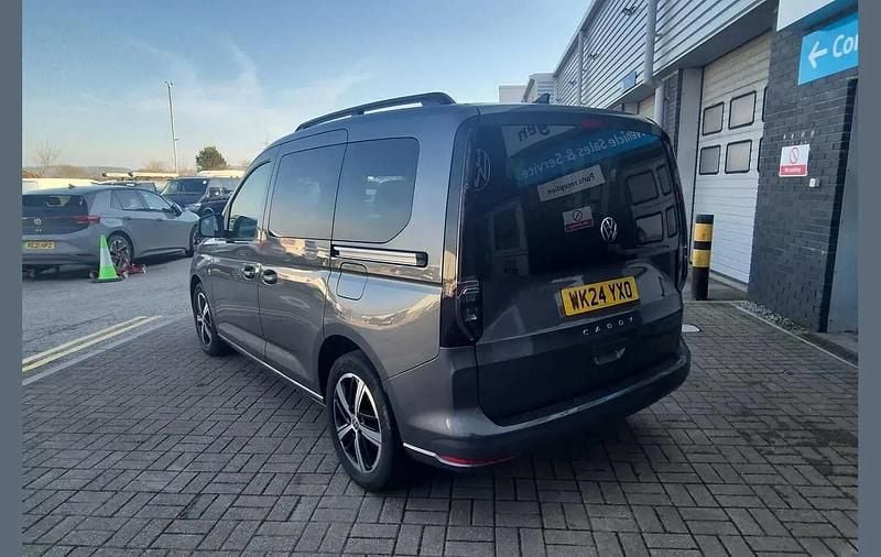 Used VW Caddy Life 120 HP (88 kW) 2024 Grey MPV