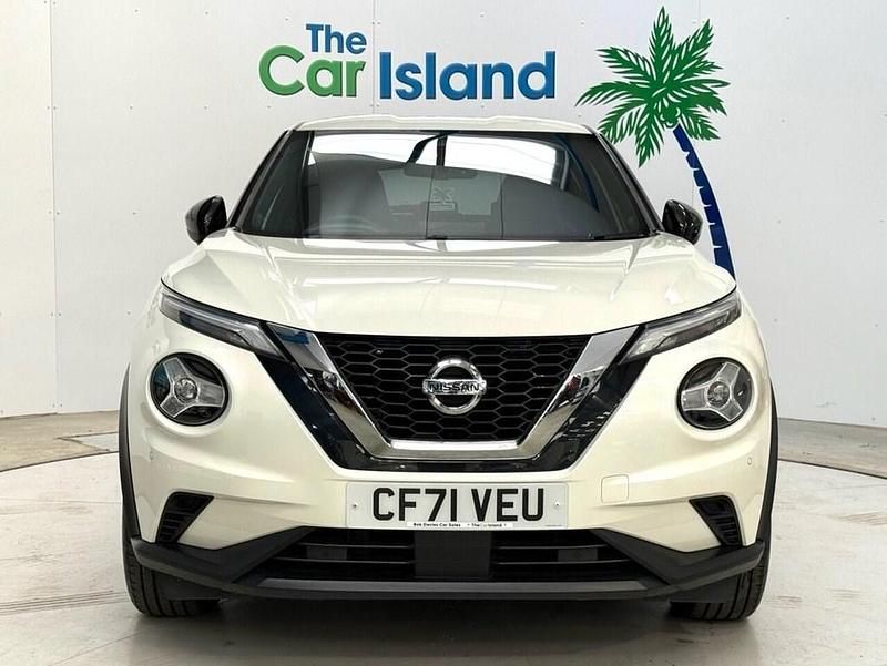 Used Nissan Juke N-Connecta 114 HP (83 kW) 2022 White SUV