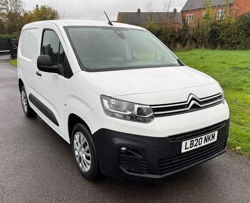 Used Citroën Berlingo 130 HP (95 kW) 2020 White MPV