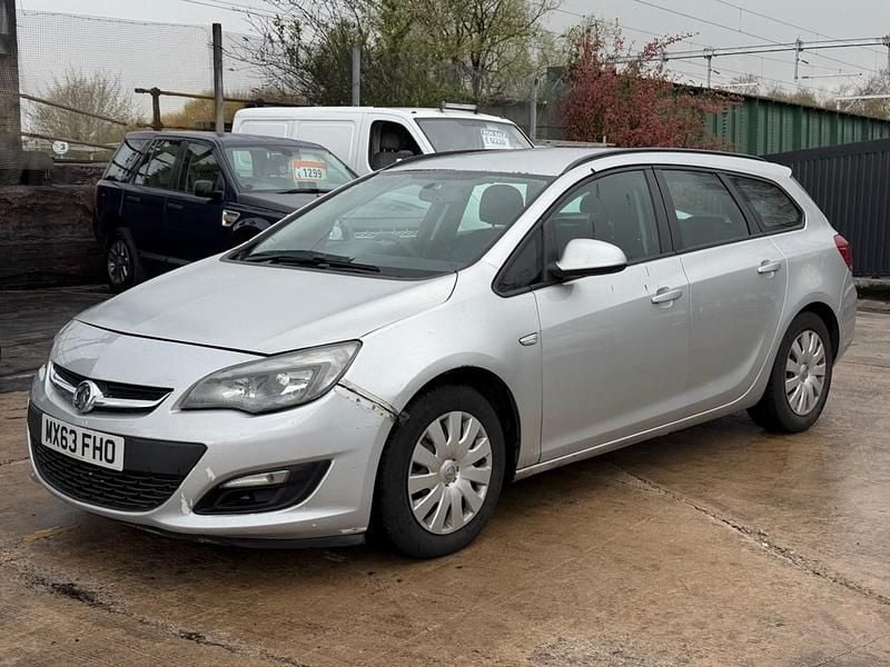 Used Vauxhall Astra 2013 Silver Estate