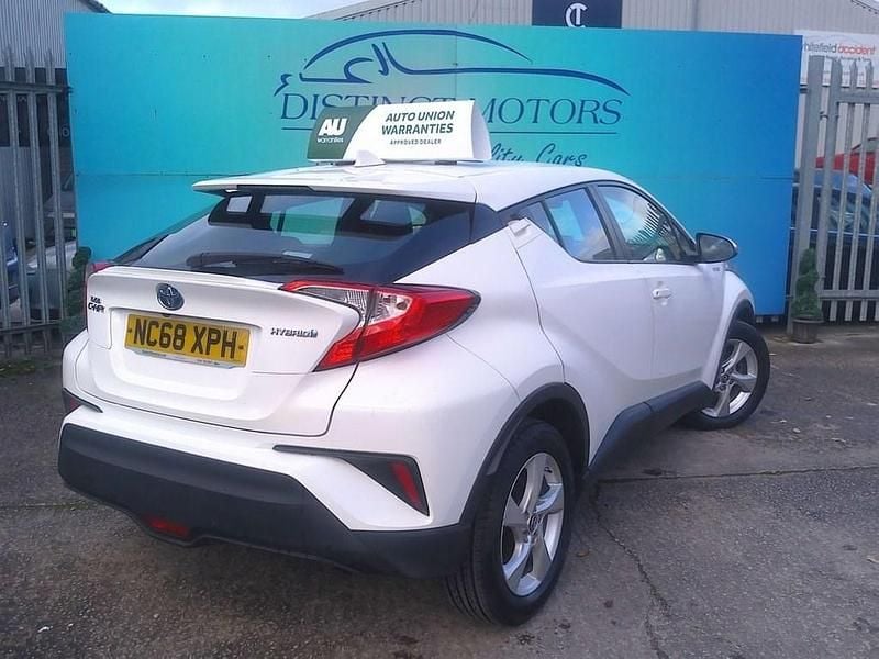 Used Toyota C-HR 122 HP (89 kW) 2019 White SUV