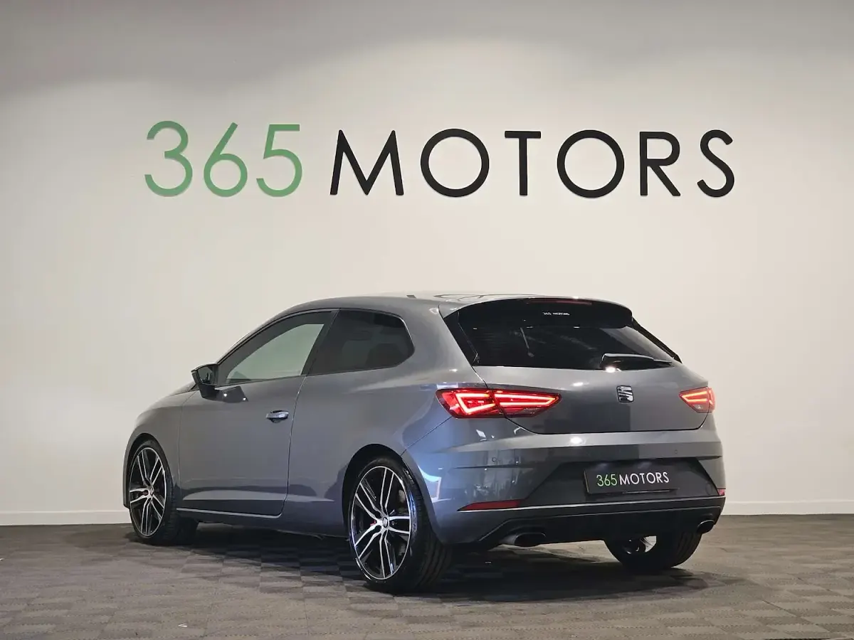 Used Seat Leon CUPRA 300 HP (220 kW) 2017 Grey Coupe