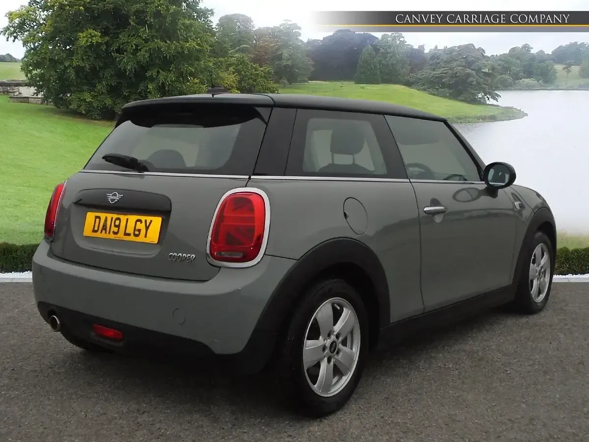 Usado Mini Cooper Classic 2019 Cinzento Citadino