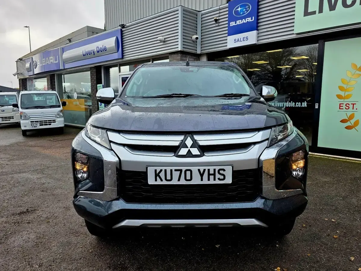 Second-hand Mitsubishi L200 150 CP (110 kW) 2020 Gri Pickup