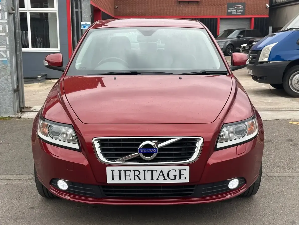 Used Volvo S40 SE 145 HP (106 kW) 2012 Red Sedan