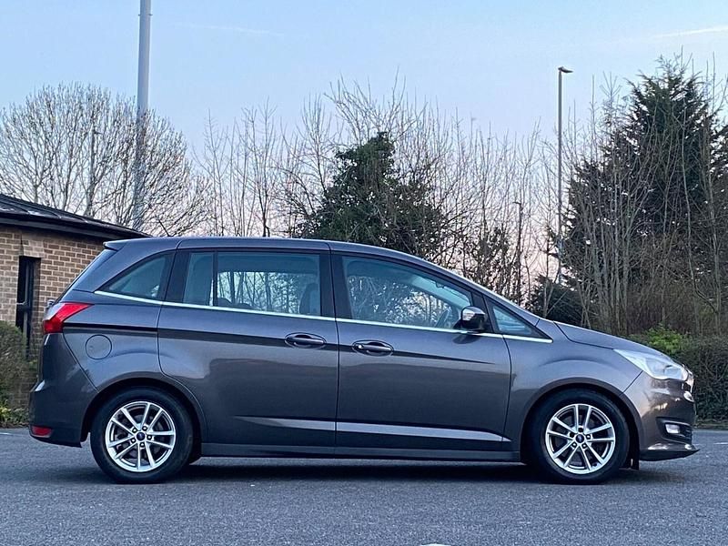 Used Ford Grand C-Max Zetec 125 HP (91 kW) 2017 Grey MPV