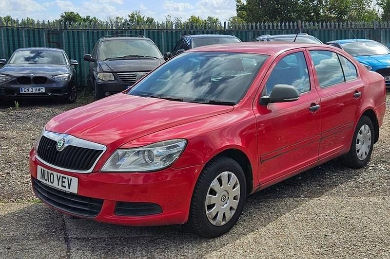 Red Used 2010 Skoda Octavia Hatchback | £650 - Image 1/1