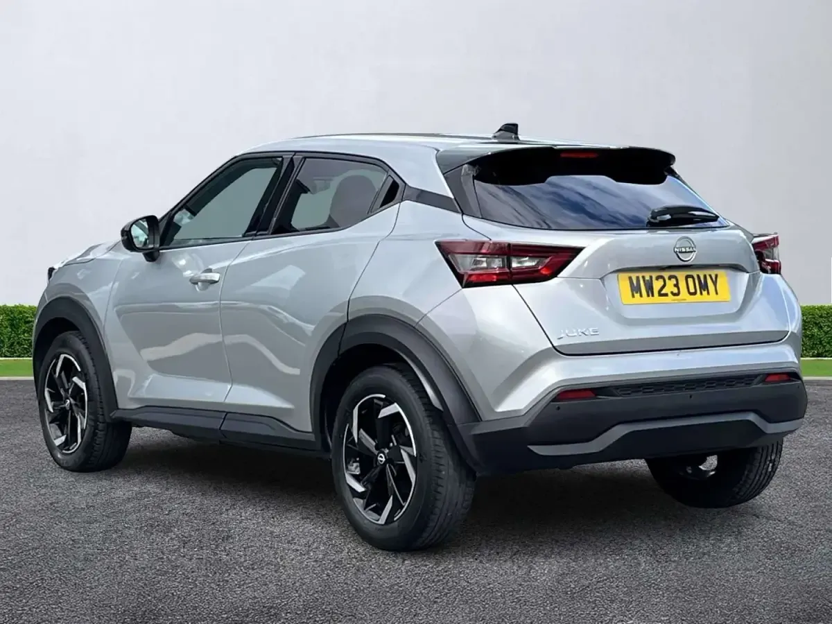 Usado Nissan Juke N-Connecta 2023 Prateado SUV