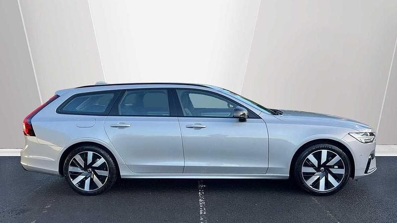 New Volvo V90 Plus 345 HP (253 kW) 2025 Silver dawn Estate