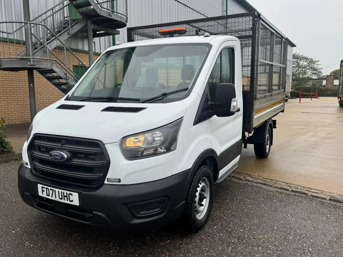 Usado Ford Transit 130 CV (95 kW) 2022 Blanco Descapotable