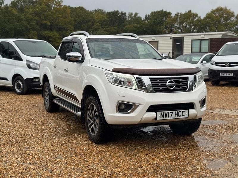 White Used 2017 Nissan Navara Tekna Pickup | £11,500 (Good price) - Image 1/4