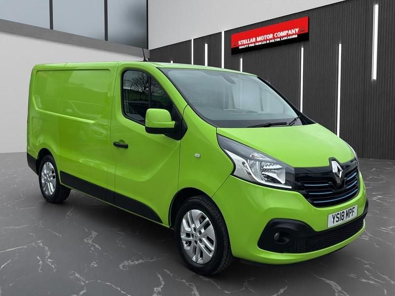 Used Renault Trafic 2018 Green MPV