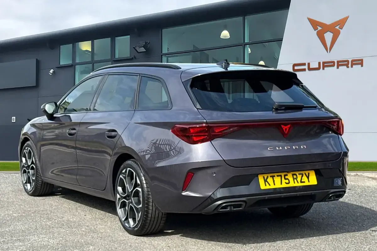 New Cupra Leon 150 HP (110 kW) 2026 Mauve/purple Estate
