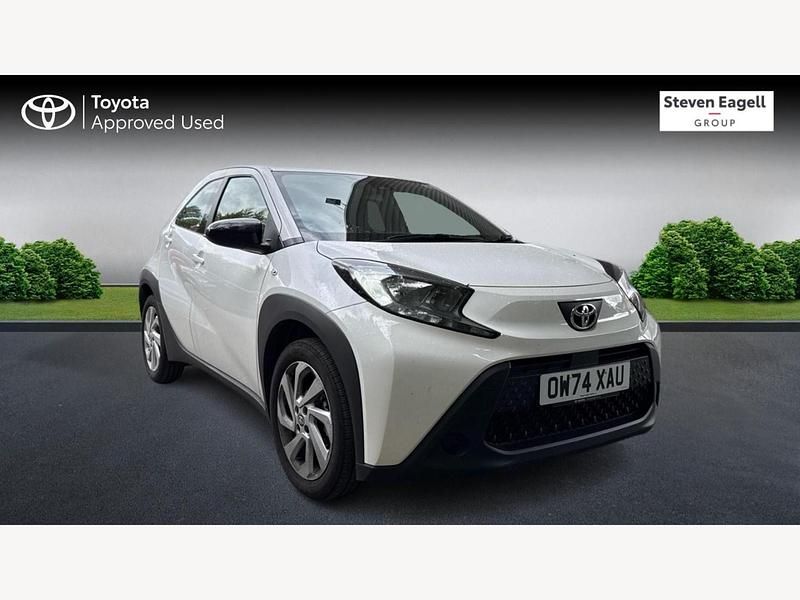White Used 2025 Toyota Aygo X PURE SUV | £13,488 - Image 1/3