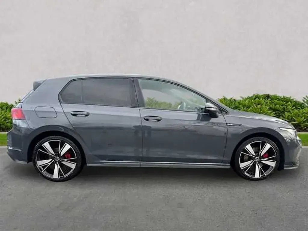 Second-hand VW Golf VIII GTD 200 CP (147 kW) 2022 Gri Hatchback