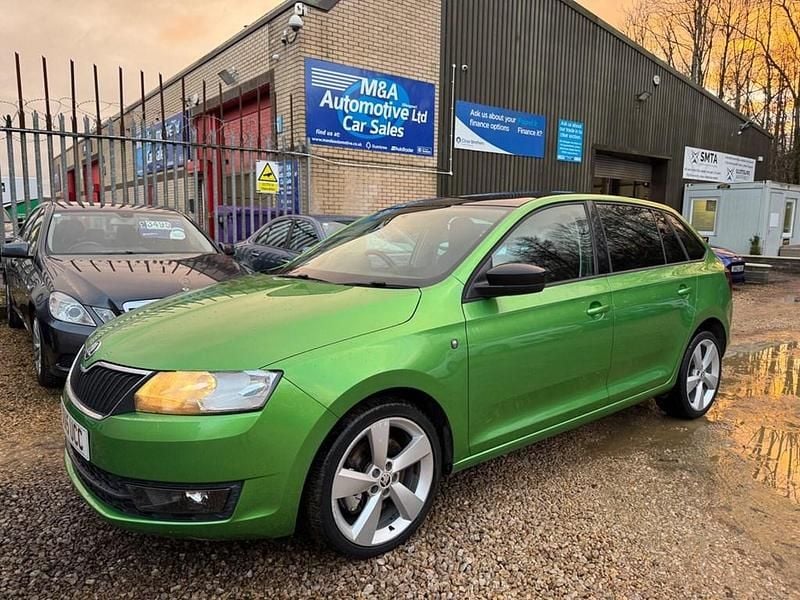 Used Skoda Rapid Sport 105 HP (77 kW) 2015 Green Hatchback