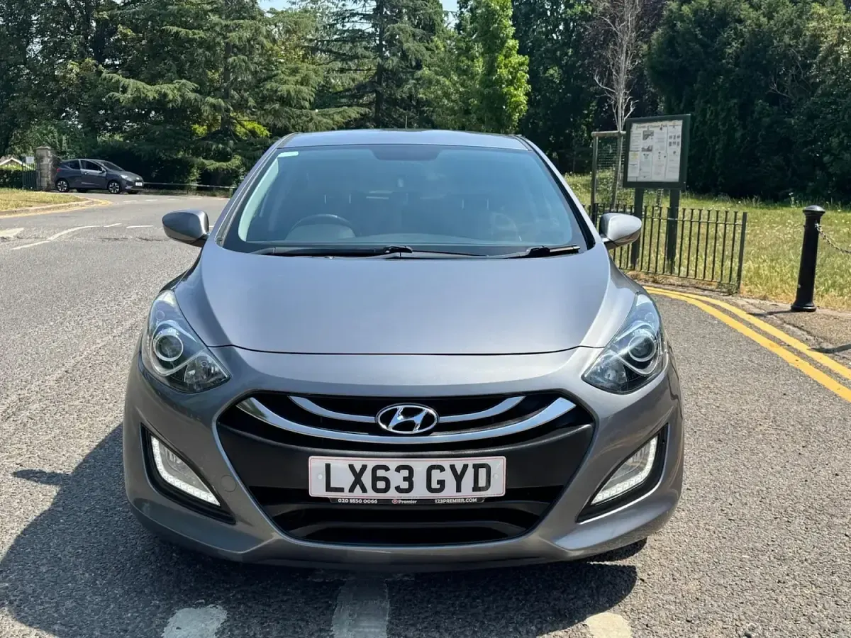 Used Hyundai i30 Active 100 HP (73 kW) 2013 Grey Hatchback
