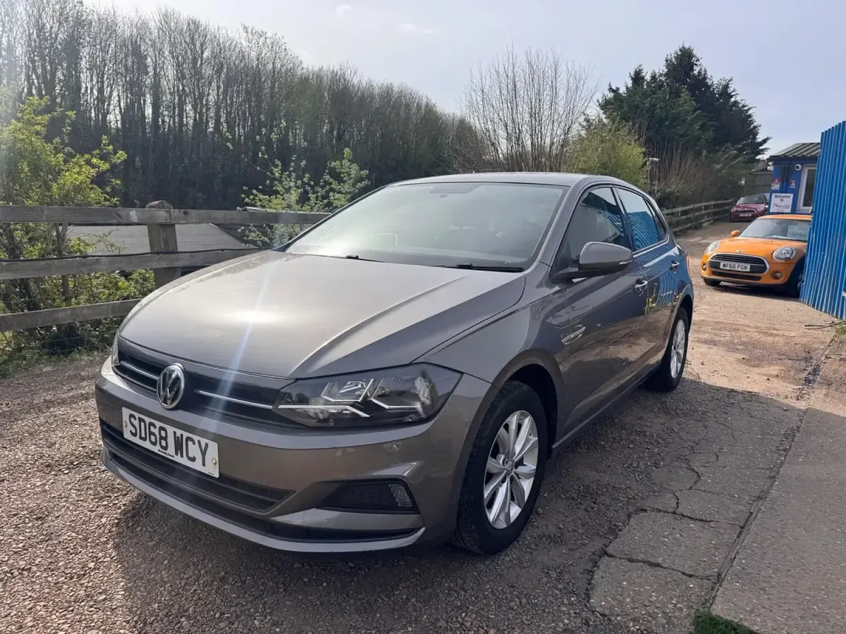 Used VW Polo SE 95 HP (69 kW) 2018 Grey Hatchback