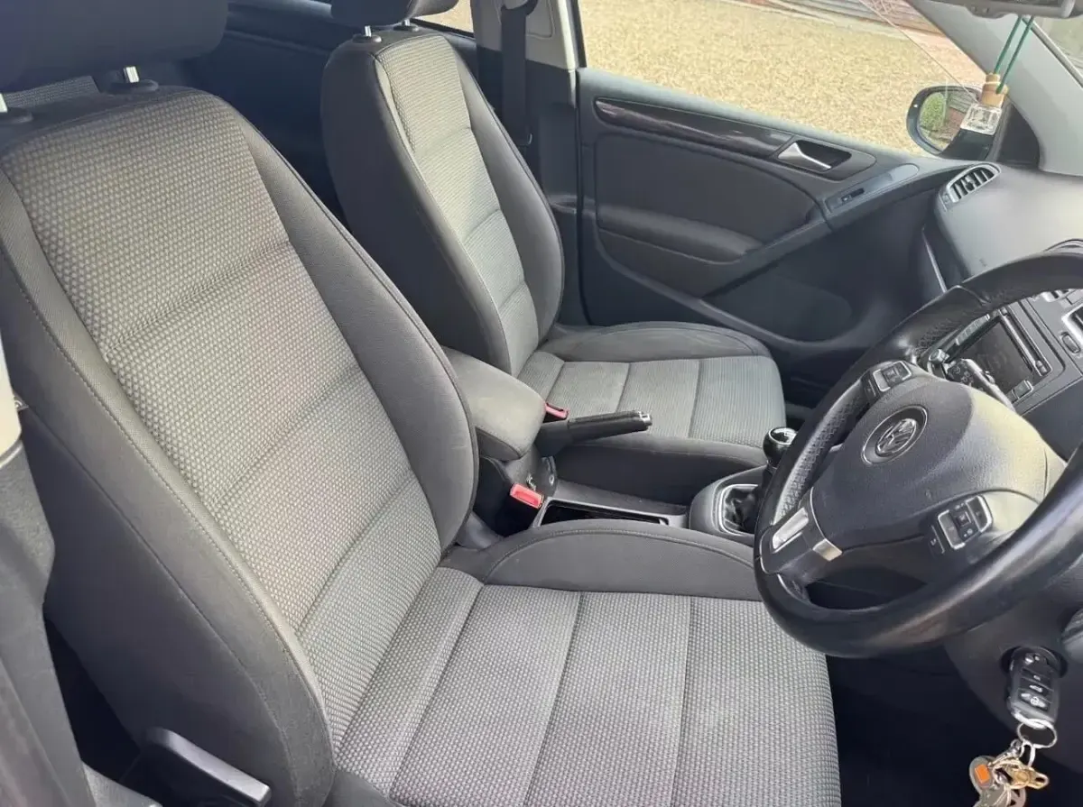 Begagnad VW Golf VII Match 105 HK (77 kW) 2012 Grå Halvkombi