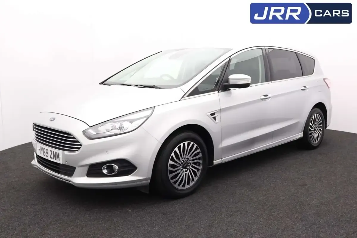 Begagnad Ford S-MAX Titanium 165 HK (121 kW) 2019 Silver Minibuss