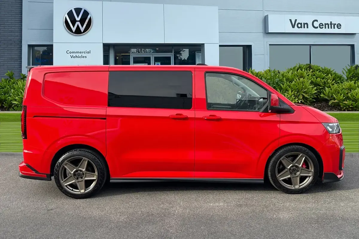 Used VW T7 Pro 150 HP (110 kW) 2025 Red Van