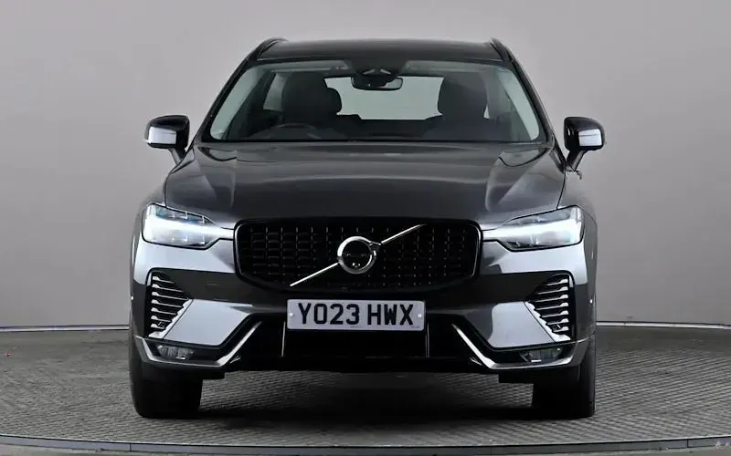 Used Volvo XC60 Plus 250 HP (183 kW) 2023 Grey SUV