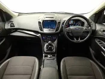 Usado Ford Kuga Titanium 120 HP (88 kW) 2019 Preto SUV