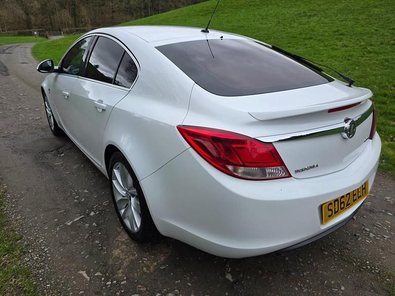 Used Vauxhall Insignia SRi 2012 White Hatchback