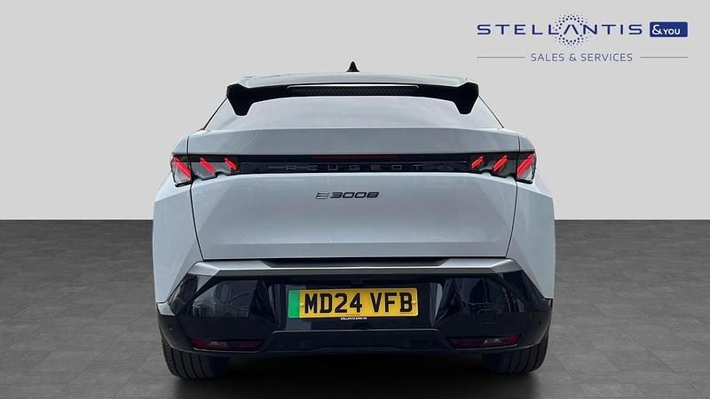Used Peugeot e-3008 GT 152 kW (207 HP) 2024 White SUV