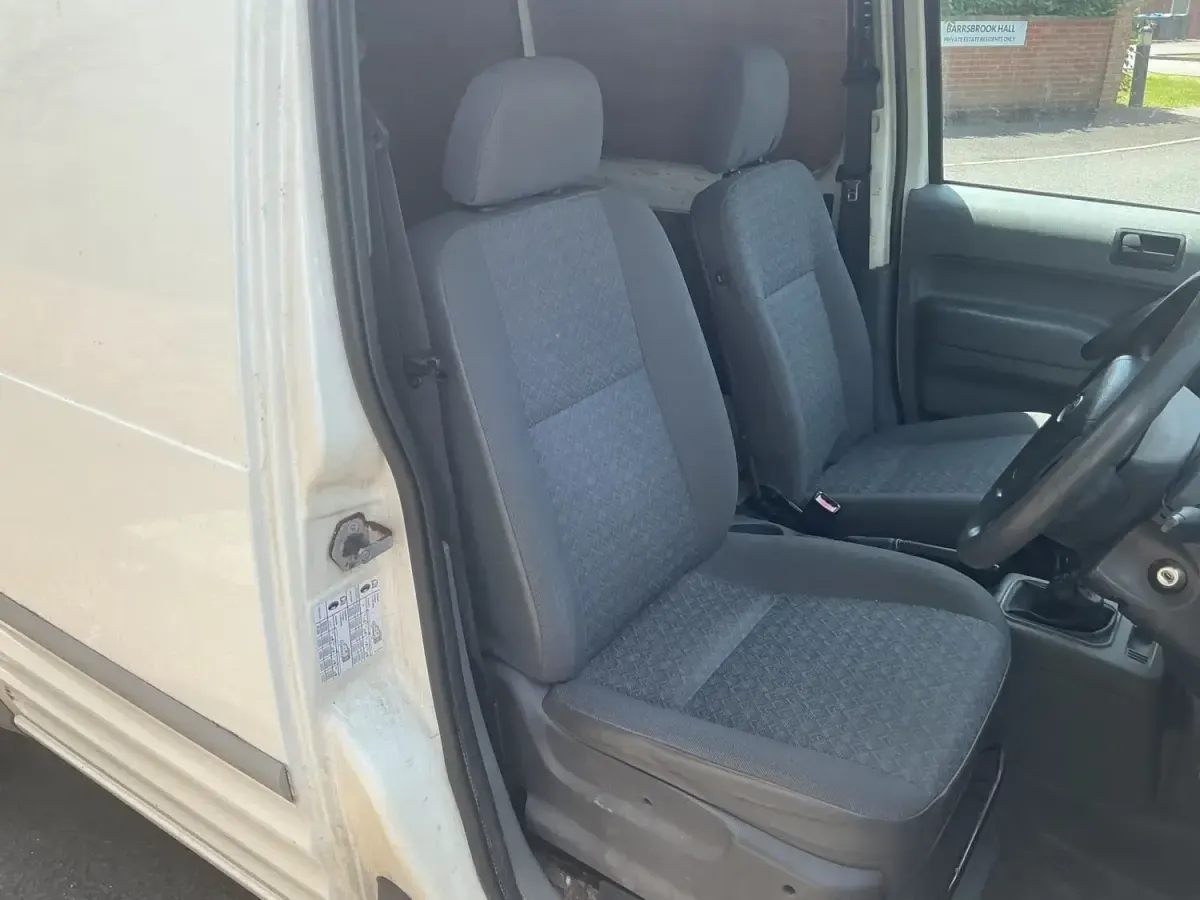Used Ford Transit 90 HP (66 kW) 2005 White Van