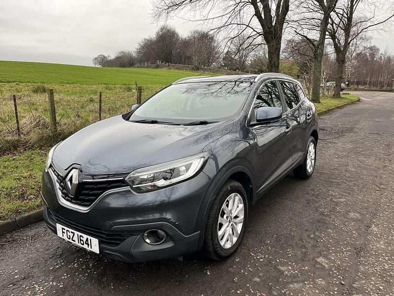 Grey Used 2017 Renault Kadjar Dynamique SUV | £5,995 (Good price) - Image 1/4