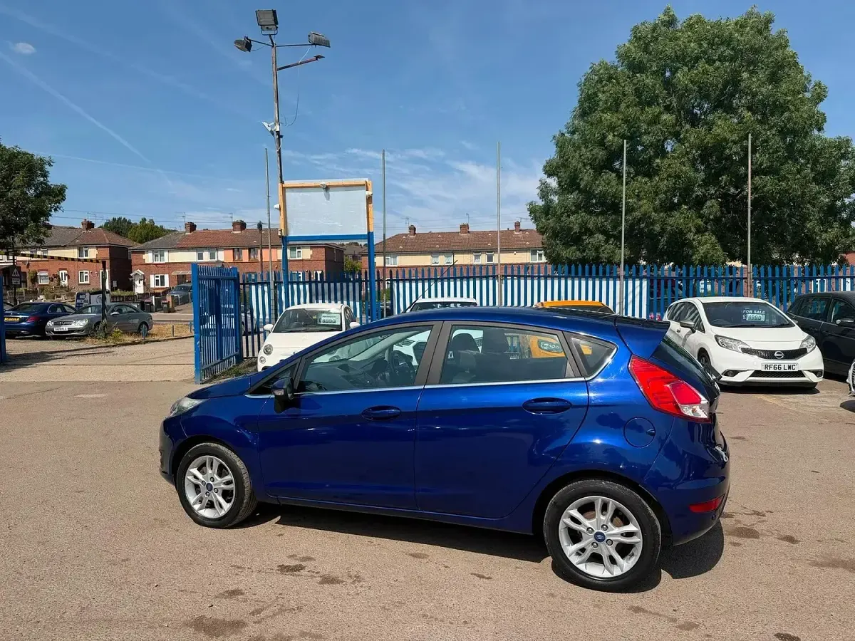 Used Ford Fiesta Zetec 2014 Blue Hatchback