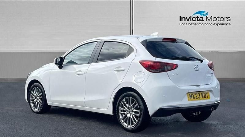 Begagnad Mazda 2 Inclusive 116 HK (85 kW) 2023 Vit Halvkombi