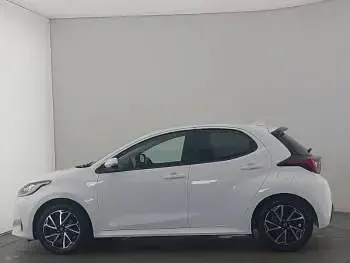Used Toyota Yaris Design 116 HP (85 kW) 2023 White Hatchback