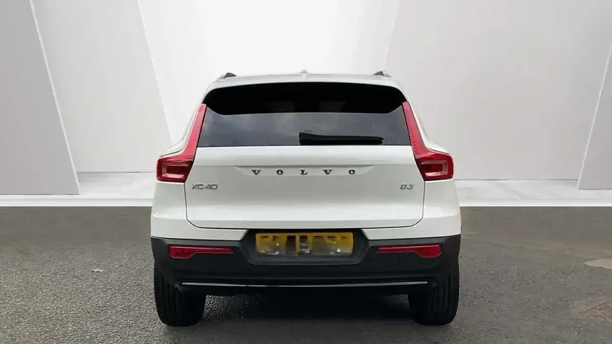 Used Volvo XC40 Plus 197 HP (144 kW) 2026 White SUV