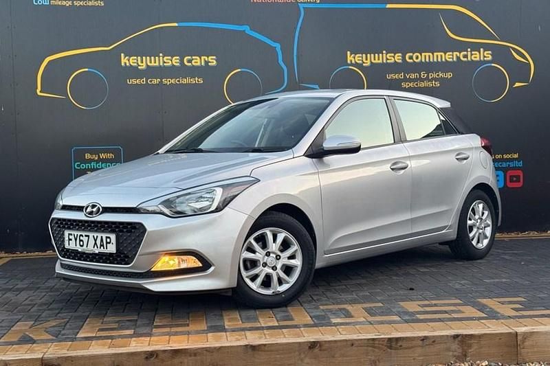 Silver Used 2017 Hyundai i20 SE Hatchback | £10,290 (Fair price) - Image 1/1
