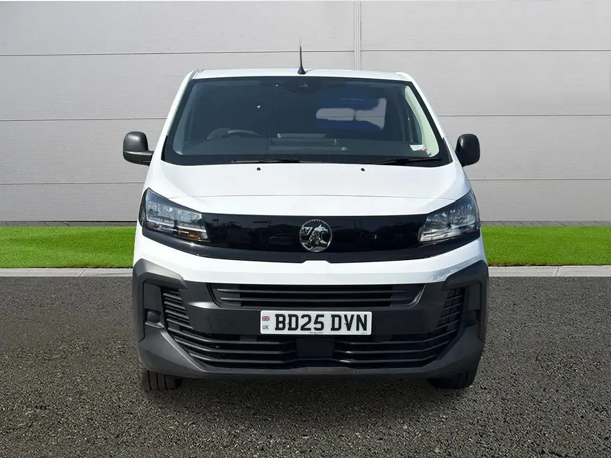 Used Vauxhall Vivaro 2025 White MPV