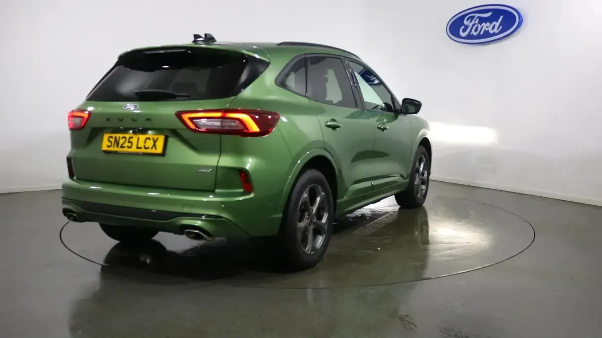 Used Ford Kuga ST-Line 183 HP (134 kW) 2025 Green SUV